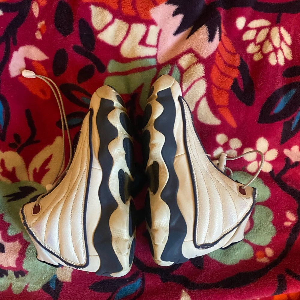 Jordan Shoes - Picture 2 of 2